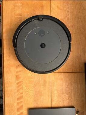 iRobot Roomba i4 Robot Vacuum unit only